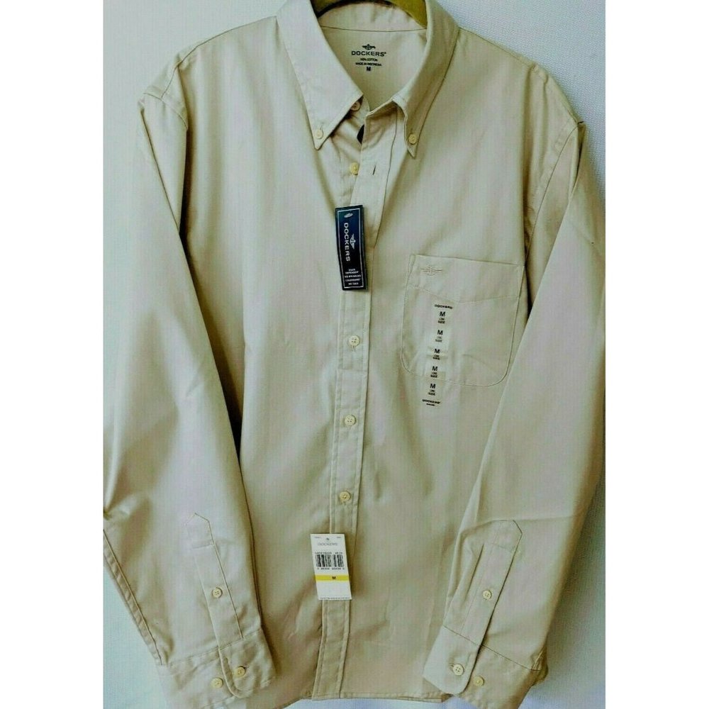 NWT Dockers Khaki Button Down Shirt Men's Medium